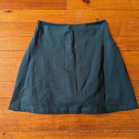 Girlfriend Collective Sport Skort in Moss, XS - Picture 5 of 5